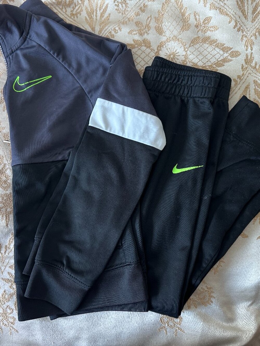 Nike Lot Boys L/7 Black + Grey Dri-Fit Athletic Suit zip up Jacket + Pant